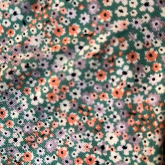 Floral Flutter Sleeve Open Back Top - Picture 3 of 3